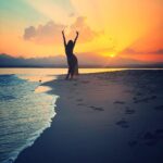 Nelly Karim Instagram - Sunset @somabayredsea @whitebeachclubsoma @thecascadesgolfresortspa #nellykarim #nellykarim_official #egypt#redsea #sunset #hurgada #positivevibes