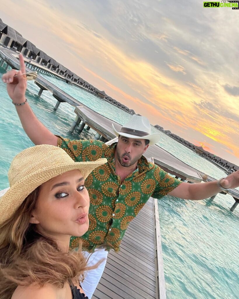 Nelly Karim Instagram - Happy Eid to everyone from this💖💖💖 magical place 💖💖💖 @anantarakihavah @travistaegypt @hishamashour1 #travista #anantarakihavah #maldive #holiday #eidmubarak # Anantara Kihavah Maldives Villas