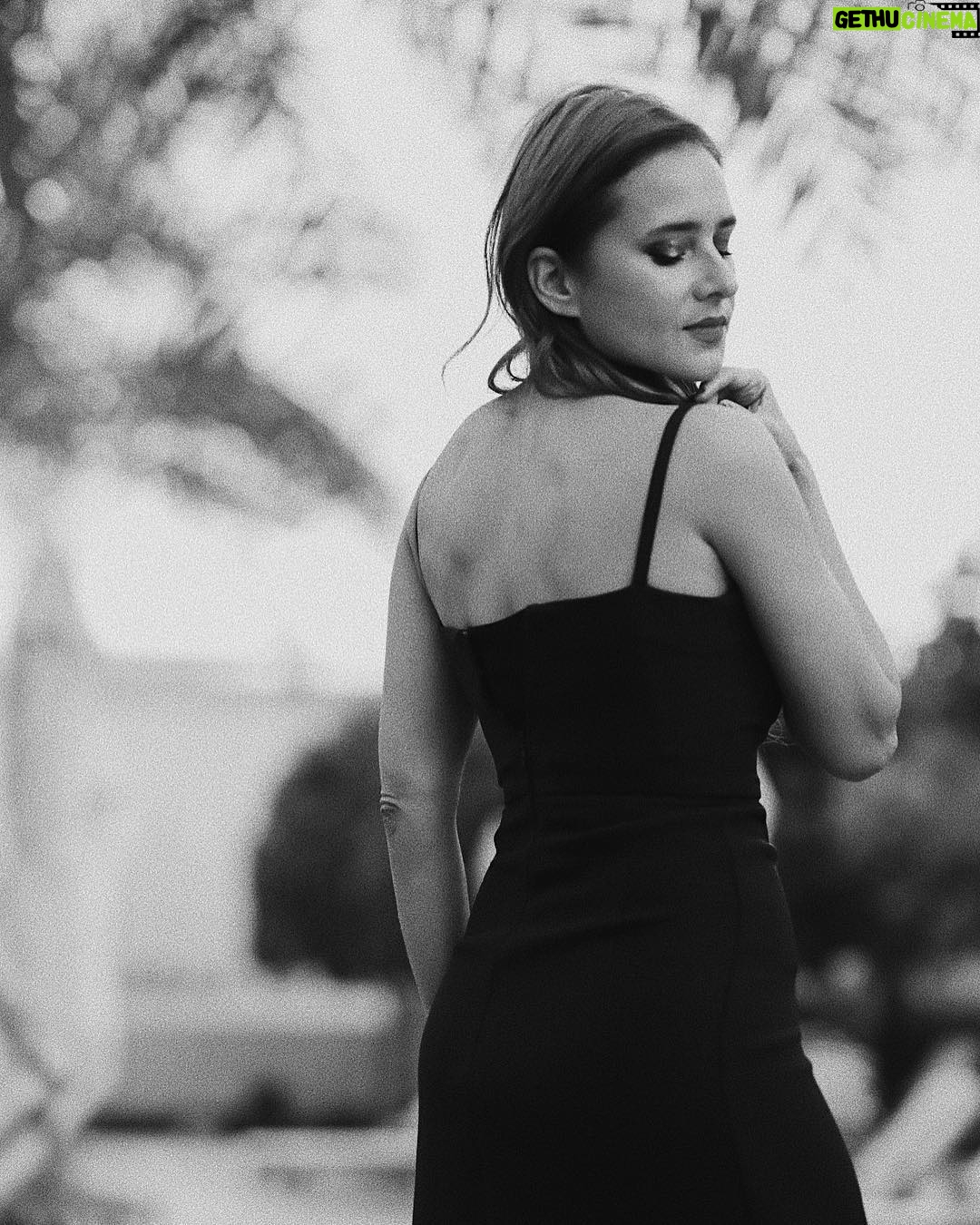 Nelly Karim Instagram - This beautiful photo shoot was taken by very talented and unique photographer @nbelselah before @dior fashion show , I would give a name for this photo shoot like “Never Stop dreaming” every day of your life is blessing 🙏🦋🦋🦋🦋❤️thank you @nbelselah .......... i love it