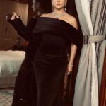 Nelly Karim Instagram - Opening ceremony @redseafilm ✨ Glam team: styling/management@ingie_elmor Dress by @saraonsiofficial makeup artist: @sharifftanyous @charlottetilburyarabia hair: @ahmed__mounir Jewelery: @noorashamsijewellery Jewelery curation: @ajourconsultancy Jeddah, Saudi Arabia