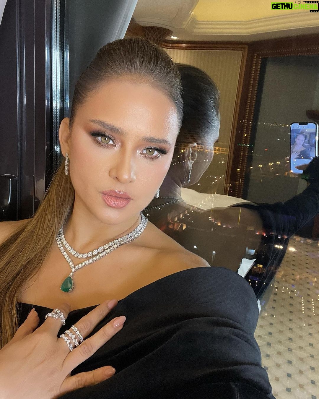Nelly Karim Instagram - Opening ceremony @redseafilm ✨ Glam team: styling/management@ingie_elmor Dress by @saraonsiofficial makeup artist: @sharifftanyous @charlottetilburyarabia hair: @ahmed__mounir Jewelery: @noorashamsijewellery Jewelery curation: @ajourconsultancy Jeddah, Saudi Arabia