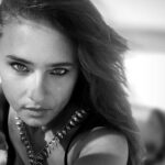 Nelly Karim Instagram - Black and white #photography #actress #nellykarim #sea #elgouna