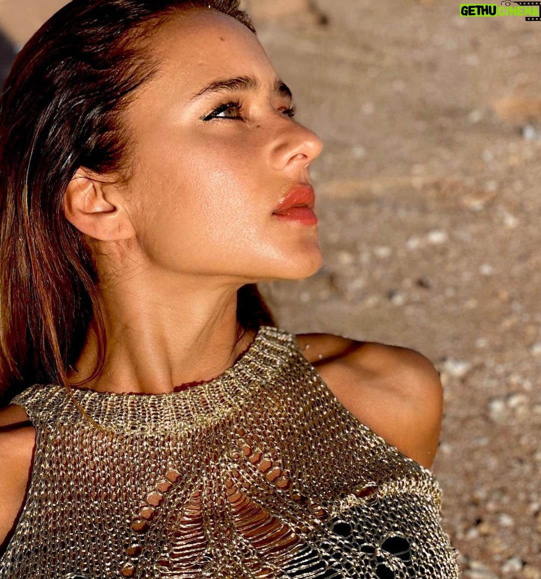 Nelly Karim Instagram - Golden hour ✨🌞✨ @somabayredsea #sun #somabay #egypt #whitebeach
