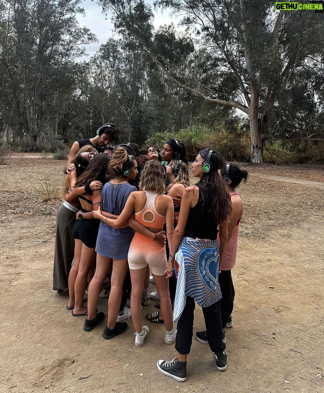 Nerea Rodríguez Instagram - Aún digiriendo todo lo vivido estos días…. ❤️ Cuanta felicidad y cuanta libertad. Y eso para siempre en el presente. Gracias @davidvictori y @joaquincaserza_actor por acompañarnos en este viaje. Y a todas y cada una de vosotras chicas, habéis hecho de esto una experiencia increíble. Os quiero ♥️