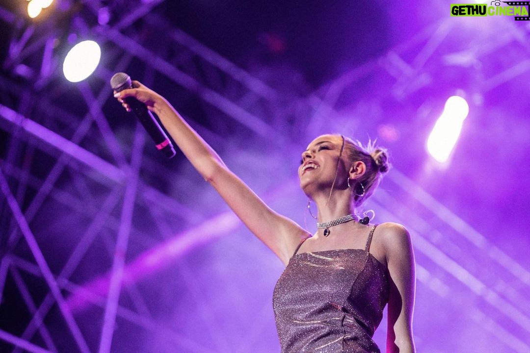 Nerea Rodr铆guez Instagram - La sensaci贸n de estar en un escenario 馃挏