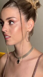 Nerea Rodríguez Instagram - No he podido ir al evento de Barbie pero también me visto de rosa 🩷 Maquillaje: @pausellesmakeupartist Peluquería: @soniacases_hairstylist para @goaorganics Collar: @viddajewelry