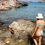 Nerea Rodríguez Instagram – Ron y su primera vez en el mar 🦊🏝️ Ibiza, Spain
