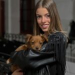 Nerea Rodríguez Instagram - Ya hace dos semanas que tengo conmigo a mi pequeño Ron 🦊y estoy así 🤩 Ya he ido subiendo cositas pero esta es su presentación oficial. Bienvenido a la familia 🤍