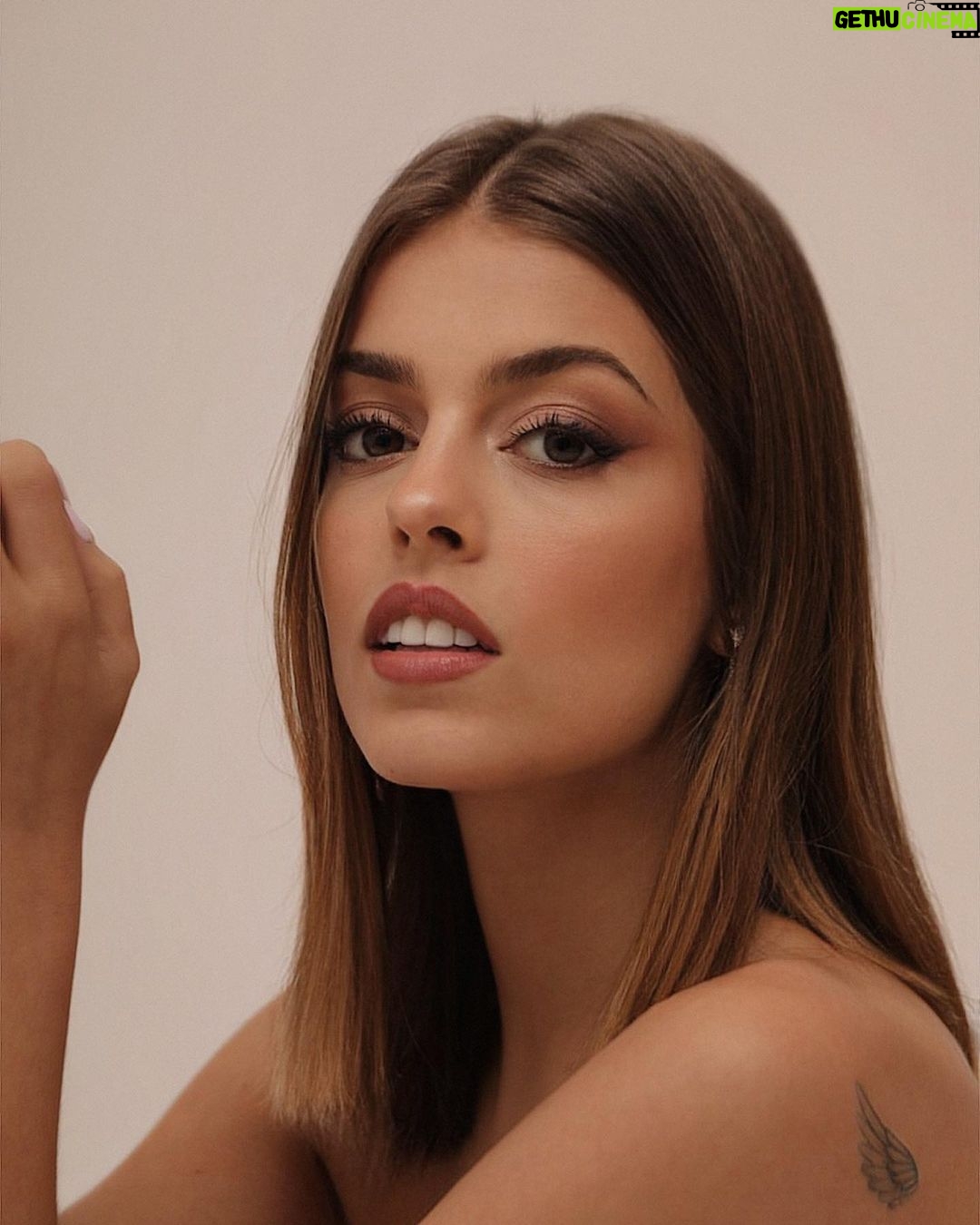 Nerea Rodríguez - 9.4K Likes - 🩷
@raulphoto
@pausellesmakeupartist
@soniacases_hairstylist para @goaorganics
@bbarzuza
