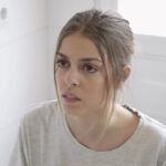 Nerea Rodríguez Instagram - Un trocito de una escena que hemos trabajado en @actoresmadrid junto a @marcosorengo y dirigida por @albapinodirige 🤍 ¿Sabéis de qué peli es?