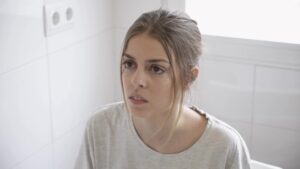 Nerea Rodríguez Instagram - Un trocito de una escena que hemos trabajado en @actoresmadrid junto a @marcosorengo y dirigida por @albapinodirige 🤍

¿Sabéis de qué peli es?