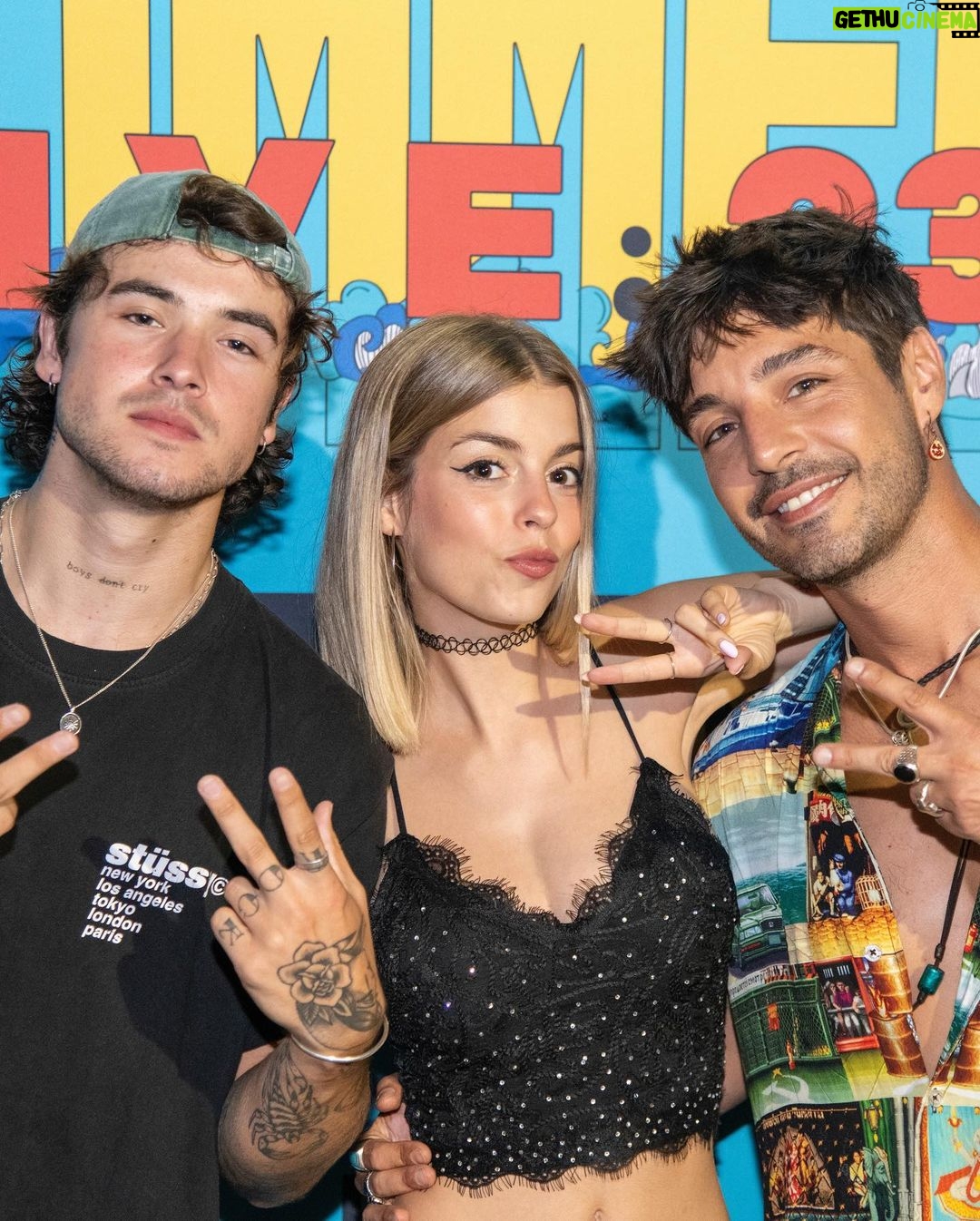 Nerea Rodríguez Instagram - Noche mágica en Almuñecar con @los40spain 🩷 Gracias al publicazo que estuvo dándolo todo durante el concierto! Os llevo en mi ☀️ (solo los que estuvisteis allí me entenderéis 🤭) Equipo de #los40summerlive sois familia, os quiero 💜 @oliveros40 @curroserranoonate @oscarmartinezdj y todos! P.D: El pack ahora somos 3 @polo_nandez @soynoan 🫶🏻 Fotos de Paulino Martinez Moré