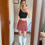 Nerea Rodríguez Instagram – Resumen de mis últimos días:

1. Primera foto de rubia después de salir de @soniacases_hairstylist 

2. Look para el concierto de Sevilla, qué bien lo pasamos 🥹 @megastarfm 

3. Graduación del máster de @actoresmadrid ❤️

4. Comprobando si me había quedado algún bollo en el pelo (no soy muy buena peinándome)

5. Look del concierto de Málaga, os quiero, me hacéis feliz

6. Feliz volviendo a casa en tren porque viajo con Ron 🦊