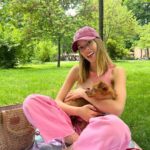 Nerea Rodríguez Instagram – Nuestro primer día juntis en el Retiro 🫶🏻

🦊🦊🦊🦊 El Retiro – Jardines del Buen Retiro de Madrid