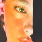 Neslihan Atagül Instagram - Ee, ne var ne çok? 🫧 🙃