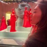 Neslihan Atagül Instagram - it’s an illusion. time is moving faster 😏