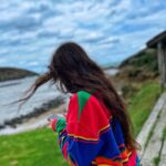 Neslihan Atagül Instagram - Black Pumas - Colors 🎵