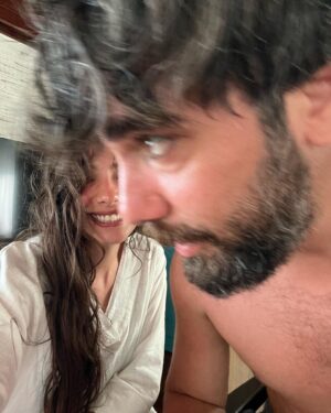 Neslihan Atagül Instagram - İyi ki doğdun sevgili’m. Doğduğun gün kutlu, olduğun her gün şölen senin! 
Seni çok seviyorum ❤️