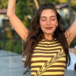 Neslihan Atagül Instagram - Yaz bitti mi şimdi? 😏