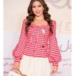 Nesreen Tafesh Instagram - من العرض الخاص و الاول لفلم السيستم متوفر في جميع دور العرض المصرية و قريبا في صالات السينما العربية ♥️ هتضحكو و تستمتعو مع قصة لا تخلو من المفاجآت 👌🏻 Hair style : @maherderke Make up : @makeup_ahmedshawky Shot by : @yasserelmogy