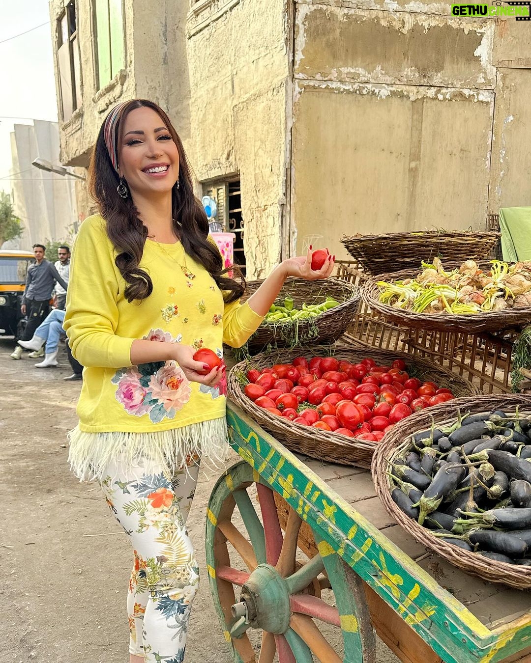Nesreen Tafesh Instagram - موحة (سماح) 🥰😅😘 فلم (بنقدر ظروفك) 😉🎬 تأليف و إنتاج : سمير النيل (Colombia art productions ) إخراج : أيمن مكرم مدير تصوير : @haithamnasser_ مهندس ديكور : @ahmedgamalabdelaziz_ مع مجموعة من النجوم المتألقين احمد الفيشاوي @fishawyofficial مي سليم @maiselim محمد محمود @mohamedmahmoud9745 محمود حافظ @mahmoudhafezofficial عارفة عبدالرسول @arfaabdelrasoul_official ابرام سمير @ebraamsamir99 طاهر ابو ليلة @taherabolela.official مع كوكبه من نجوم الكوميديا 🎥🥳❤️ Make up by : @makeup_ahmedshawky @soliman_.ibrahim Hair style by : @haythamamin2012 #cairo Cairo, Egypt