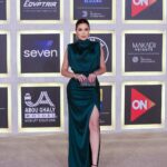 Nesreen Tafesh Instagram – افتتاح مهرجان الجونة السينمائي الدولي 🌿
سينما لأجل الإنسانية 🕊️
Elgouna international film festival opening ceremony 🌿
Cinema for humanity 🕊️ @elgounafilmfestivalofficial 

Dress by @paulajouayed✨
jewelry by @iramjewelry_ ✨
Make up by @makeup_ahmedshawky ✨
Hair style by @alsagheersalons @ahmedissahairdresser ✨
Shot by : @yasserelmogy ✨ El Gouna, Red Sea
