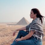 Nesreen Tafesh Instagram - "هناك مواقف يظن فيها البعض أنهم أمام "باب" ( شخص ما هو بوابة لشيء آخر، إلى بعد آخر ) وأنت لا تدرك أنك أنت نفسك "باب" في التفاعل مع ذلك الشخص. " قد يهاجمك الظلام لأنك مدخل لأبعاد أخرى. " من الممكن أن يريد الظلام أن يسقطك لأنه يخشى ما وراء الباب الذي تمثله، لأنه لا يريدك أن تساعد الآخرين على دخول الفضاء أو البعد وراء الباب. البعض منكم يقرأ هذه السطور لأنه "باب" ويحتاج إلى معرفة سبب تعرضه لهجوم قوي من الظلام ... ولهذا السبب كانت طفولتك مؤلمة للغاية ؛ لهذا السبب كانت حياتك صعبة للغاية - الظلام يحاول منعك، لأنك "باب"، يمكنك توفير الوصول إلى أبعاد أخرى. لهذا السبب ينجذب الناس إليك - لأنك باب، لأنهم عندما يتفاعلون معك، يشعرون وكأنك تفتح أو توقظ شيئًا ما بداخلهم، فأنت تمنحهم الفرصة لتجربة أشياء لم يختبروها من قبل. كنت تتحدث معهم عن أشياء لم يفكروا بها من قبل، وتساعدهم على توسيع منظورهم، وتعمل بشكل مختلف عما يفعلونه. إن تفاعلك مع إنسان آخر يجلب قيمة مضافة لحياته، فأنت تقوده إلى شيء جديد، وتظهر له طريقة أخرى في التفكير و العمل." TD Jakes MARiYAD CHANNEL 🌓