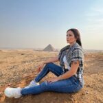 Nesreen Tafesh Instagram - بكرة بيخلص هالكابوس ✨ و بدل الشمس بتضوي شموس 🇵🇸✌🏻 على أرض فلسطين الحرة موعدنا قريبا 🕊️ خلو قلبكم قوي واثق بالنصر ✊🏻 خلونا على قلب واحد ، و انتبهو من الفتن و الذباب الإلكتروني فاهمين قصدي طبعا 😉 (مزايدات وطنية و دينية و فتن بين الدول من حسابات وهمية هننننن عاملينها لانهم محترفين بالكذب و بالتزوير و السرقة و الفتن بس المفروض صرنا أذكا و اوعى ) 😉👌🏻 العالم تغير و لم يعد كالسابق و الناس عم تنشال الغمامة عن بصيرتهم ، نحن أبطال عظماء شجعان أقوياء لأننا أصحاب حق ✊🏻 هم الظلام الزائل و نحن النور الخالد ☀️🕊️ مكملين بالمقاطعة لمنتجاتهم المصنوعة من دماء أطفال غزة ✊🏻 و مكملين نشر و توعية بالعربي و بكل لغات العالم ، خلو صوت الحق يوصل ، كونو صوتهم 🇵🇸✌🏻🕊️ حب كبير لكم من مصر أم الدنيا 🇪🇬🕊️