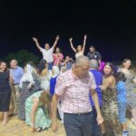 Nesreen Tafesh Instagram – العائلة هي السند و المحبة و لمة العيلة و الاصحاب غير بلحظات الفرح اللي بتدوم بالقلب و بتنعش الروح 🥰
بس المهمة المستحيلة انك تجمع ٣٠ شخص بصورة وحدة و ما يكون حدى مغمض او عم يحكي و فاتح تمو او عامل قرون فوق راس الي قدامو 😂😅 و آخر صورة خير دليل على التعب بعد كذا محاولة لزبطت بالاخير 😅😂
الصور من حفل تخرج لونا القمر بنت اختي 💖👩🏻‍🎓
ربي بحميلكون اهلكون و حبايبكون يا رب 🙏🏻
#familyfirst 💖