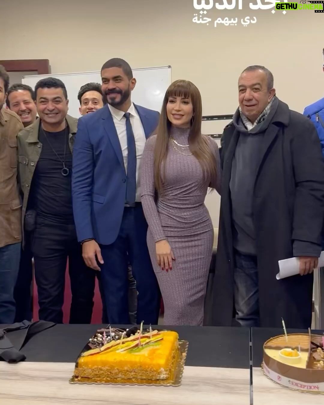Nesreen Tafesh Instagram - كواليس مسلسل (بدون مقابل) قريبا في رمضان 🌙 اسحبو للآخر لتشوفو كيف احتفل فريق العمل الجميل بعيد ميلادي 🎂🥰