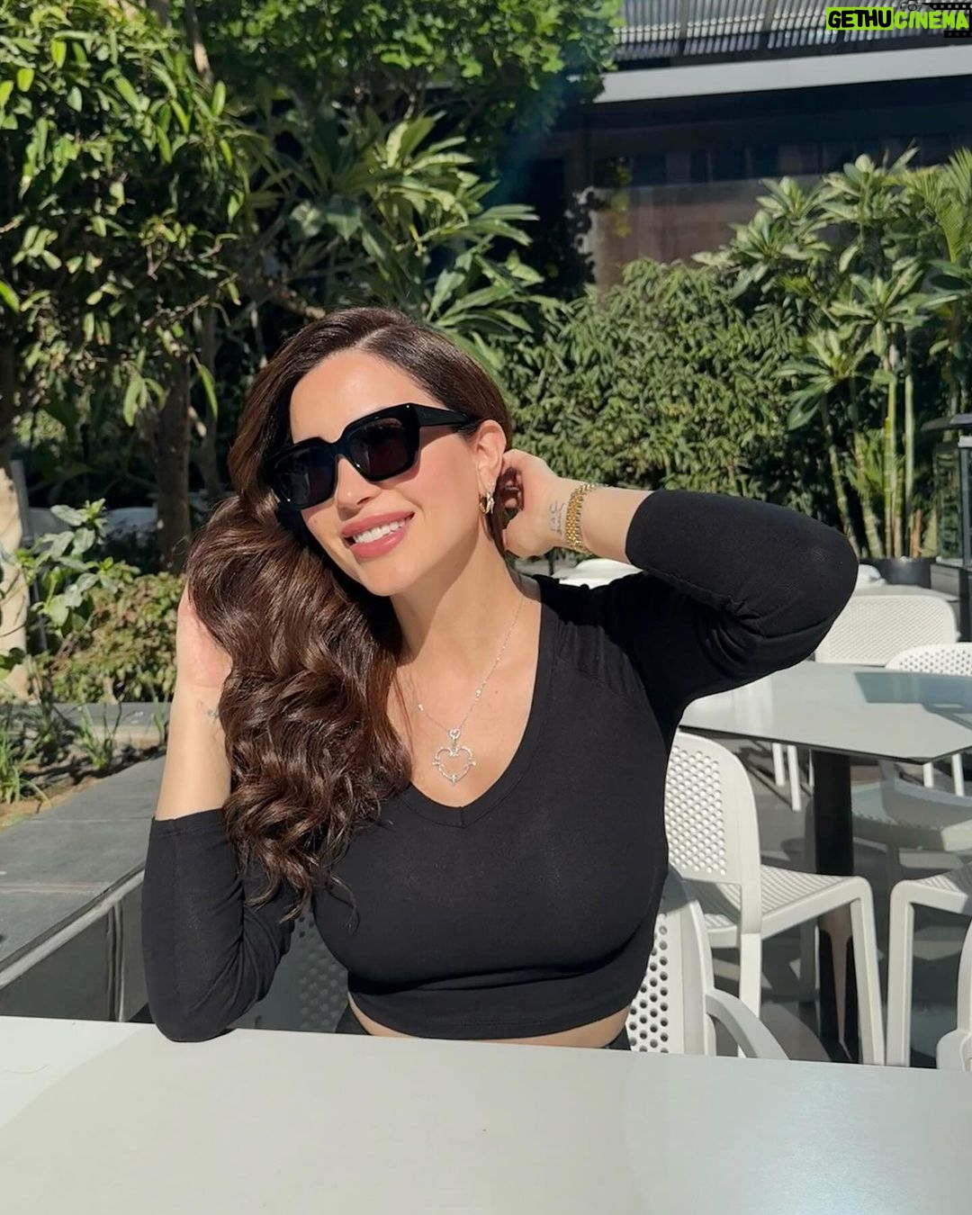 Nesreen Tafesh Instagram - : آهِ فلسطينُ، يا اُسْمَ الترابِ، ويا اُسْمَ السماءِ، سَتَنْتَصِرين... #محمود_درويش 🍉