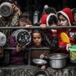 Nesreen Tafesh Instagram - : كيف أصدّق هذا العالم ال …… 💔 #رفح_تحت_القصف 💔 #انقذوا_رفح 💔 #save_rafah 💔 #Gaza ❤️
