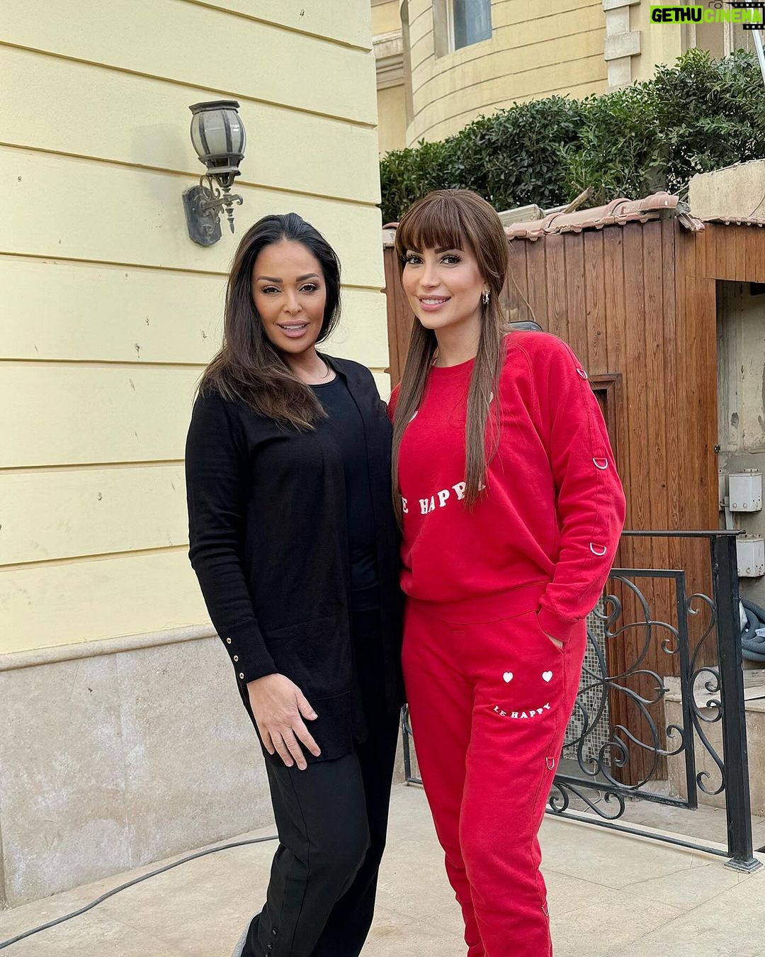 Nesreen Tafesh Instagram - كواليس مسلسل (بدون مقابل ) رمضان 2024 🌙✨ مع نجوم العمل : هاني رمزي ، داليا البحيري عمرو عبد الجليل ، وفاء عامر ، ايتن عامر ، خالد سليم ، ايمن عزب ، محمد ابو داوود و نخبة من نجوم مصر 🌟 انتاج المنتج القدير محمد فوزي (شركة انتاج محمد فوزي) اشراف عام المحترم أحمد جابر إخراج المخرج القدير : جمال عبد الحميد @hanyramzy @daliaelbeheri