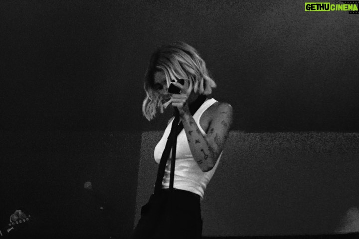 Nessa Barrett Instagram - Europe festivals dump🫀my heart wanted to burst. thank u for the love thank u for giving me these special moments. can’t wait to go on tour and do it again<3 ONLY 3 WEEKS AWAY