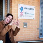 Neus Sanz Instagram - Un lugar donde se respira el calor humano🤍 Gracias @afavillarrobledo por vuestro cuidado a quienes tanto lo necesitan💗 Vengan al teatro y ayudemos un poquito más a quienes nos abrieron el camino‼️ Entradas: globalentradas.com 11 de Junio a las 20h Gran Teatro de Villarrobledo @diverevent 🫂