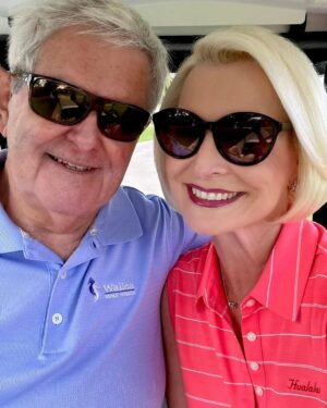 Newt Gingrich Instagram - @callygingrich A quick nine with Newt ⛳️☀️☂️