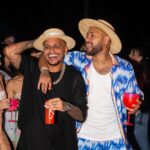 Neymar Jr Instagram - Hoje é aniversário desse meu irmão de anos…. Um dos meus amigos que mais se parece comigo (não sei se é bom ou ruim) 😂😂😂 Que a gente siga do mesmo jeito desde a escola… Sonhamos com muita coisa e conseguimos algumas hein 👀 Te amo e te desejo tudo de melhor sempre ❤️ @crisguedes Obs: última foto é só pra seguir sendo nós 😂 trairagem (bom sentido) come solta no nosso bonde !!