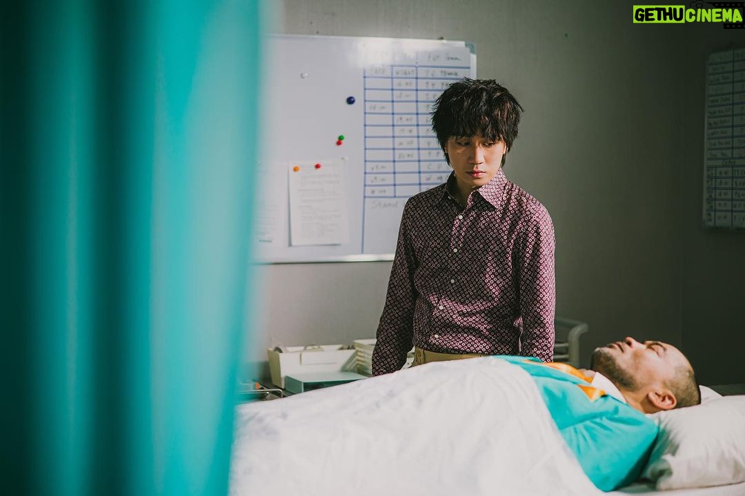Ng Siu-Hin Instagram - 夜校,今日正式上映。 你今日睇咗未? 出品人: #黃永峯 導演: #劉翁 監製: #柳瑩 #黃永峯 #鄧志玲 編劇:#劉翁 #簡樸川 #陳志昇 領銜主演: #張天賦 #凌文龍 #葛民輝 #詹瑞文 #郭奕芯 #李靜儀 #黃曦誼 #陳伊霖 #方泳琳 主演: #吳肇軒 #徐浩昌 #羅浩銘 #黎學勤 特別演出: #陳紫萱 友情演出: #林盛斌 #小肥 #泰山 #詹朗林 #張敬仁 #張明偉 #陳定幫 #暗網仔 #可宜 @wwfcharlie @whatasunnyday ranilau @jennytang1007 @mcheung1201 @siulungling @erickotofficial @jimchimpip @ashinaaa @heidibibe @candywong11111 @yeeeluum @lamlamjessie @siuhinng @cheongfat @superken_official @jefferylai @purplehuen @bob_lamshingbun @siufay613 @tarzancooks @jjjim @kendy_cheung @aaryncheung @clementchantb @dw_kid12 @natmit628 @wuculture @screenmediahk @vbrokers_app
