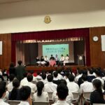 Ng Siu-Hin Instagram - 回到母校，見到師弟妹總是快樂事。 還記得七年前準備拍攝《以青春的名義》時， 23歲的我已經忘記了作為中學生的感覺。 我在母校前徘徊，希望觀察一下。 卻突然聽到一聲大叫 「吳肇軒！」 原來是我曾經的老師， 我把事情告訴她， 她把我帶到學校裏面， 一層一層地帶我看看學弟學妹。 母校一如既往的溫暖， 學弟學妹一如既往的可愛。 感謝大家支持說笑之人。 #仁愛堂田家炳中學 #說笑之人 #圖3係我