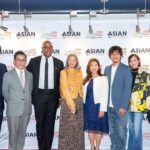 Ng Siu-Hin Instagram - 應謝 @asianpopupcinema 頒發獎項給我與 @benbenyuen 。 要感謝的人太多了。 但今天我想分享一下，影後談的一段對話。 有外國觀眾表示，她喜歡這套電影，但同時也很好奇，到底香港人對殘疾人士的態度是如何？是如戲中大多數人一樣展現愛，還是像文仔的同學（ @locker_94 ）一樣，充滿歧視？ 我的回答是：「我當然不能代替香港人回答這個問題。 我只能發表我自己的意見。 以我的觀察，我們香港人盡全力地使自己不歧視，但總有些時候我們不懂去應對，也不懂什麼才是「不歧視」。 但也幸好我們是一個國際城市，普遍見識得比較多，即使碰上和自身不同的人，我們也比較習慣去應對，和尊重。」 她又問：「劇中那段美好的父子關係，真的會發生嗎？」 我說：「這我很難回答你，而我覺得這確實不容易。 我想起了一段經歷，我媽媽是我最愛的人，但早幾年她因癌症去世了，時間很短，從發現到離去，大概只有半年左右，根本來不及準備。 過了一段時間，我遇上一個在桌球室認識的長輩，我跟他分享了我的經歷。 他說我很幸運， 我說我怎麼會幸運， 我媽媽離開了我。 他便跟我分享了他的經歷，從他20歲開始，他的媽媽便患上了長期病患，生活便開始不能自理，他失去所有工餘時間，每天都要照顧媽媽，幫她按摩腿部。 他說他幫她按摩不是因為孝順，而是如果他不這樣做的話，他媽媽就會一直大叫，因為病患令她很是痛苦。 幾十年來他無數次想過，和他母親一起死去。 所以他認為我很幸運。 久病床前無孝子，其實不是一句貶意的句子，而是一個無可避免的悲劇。 但是在電影中，我們卻可以呈現我們希望見到的世界，這段父子關係在現實生活中，也許不容易實現，但那卻是我們說笑之人團隊，希望呈現給大家的愛。可以的話，我希望大家都生活在滿滿的愛當中。」 有些電影呈現世界是怎樣； 有些電影想像世界是怎樣； 有些電影希望世界是怎樣。 期待再次見到芝加哥的觀眾， 也期待回到香港後， 跟香港的觀眾分享 #說笑之人 。 👔：@DolceGabbana #DolceGabbana