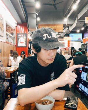 Ng Siu-Hin Instagram - 上年第一次去🇰🇷🇰🇷🇰🇷韓國。
基本上都係食食食，
想知食咗咩再講。

多謝 @hkairlines