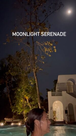 Nia Dinata Instagram - Gently reminding you all to enjoy the moonlight serenade🙏🏼 tonight and tomorrow night✨mau cuma dilihat keindahannya, atau diresapi energinya, yang penting dilakukan dengan niat bersyukur pada alam semesta😇✨ #fullmoonritual #moonlightserenade