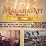 Nia Dinata Instagram - Saluting Malahayati (Keumalahayati) the first woman Admiral from Aceh, Indonesia (early 16th Century). She led the women warriors of Aceh and was fighting colonialism even before powerful women such as Elizabeth I of England & Catherine The Great of Russia came to power. Selamat untuk semua team yang terlibat👏🏼👏🏼👏🏼 @marcella.zalianty @mincrut ini sebuah perdana panggung yang memukau. Para laskar inong balee @adellafauzi dkk bikin aku ingin ikut gerak di kursi penonton. Kekurangannya hanya satu: Kenapa hanya dua hari pentasnya? Sayang sekali..karena harusnya semakin banyak kita kita yang melihat, ikut merasakan, ikut bangga dan belajar dari keteguhan Malahayati dan kekompakannya bersama Laskar Inong Bale, janda janda perkasa, support system perempuan sudah ada sejak dulu, sebelum kata ‘support system’ digaungkan seperti sekarang. Malahayati & Inong Balee penjaga Nangroe 🙏🏼 semoga bisa diulang, roadshow dan pentas keliling Indonesia #weekendwellspent #malahayati #womanwarrior #womensupportingwomen #theater