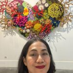 Nia Dinata Instagram - Always Love Crochet Art🫶🏽 tiga kali mengunjungi dan menikmati karya @mangmoel ini di @omahbudoyo_official & menatapi setiap interlock & loopingan benang benangnya, apalagi terbuat dari benang benang daur ulang, kagum! Baru ngeh kalau karya penuh hayati dalam laut ini nyambung dengan baju batik Lasem ku, bercorak ikan juga🐠🐟🐠#crochetart #crochetartist #indonesianart #ocean #underthesea