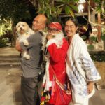 Nia Dinata Instagram - Christmast at the Temple..with Javanese Santa❤️💚 and Quarantini is a bit affraid of mbah Santa🙏🏼🌲sending love from Jogja to all over😇🙏🏼 #christmas2023 #loveandlight #mbahsanta #niamaste Candi Tirto Raharjo