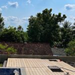Nia Dinata Instagram - Old Couple Therapy! Pull Ups sebisanya di kolam menghindari keseleo, ngecek kiriman barang dari Jakarta ke Jogja udah sampe mana,seharian inspeksi progress pembangunan, termasuk lantai-lantai yang motifnya ku karang sendiri, sampai sempet pusing sendiri. Tapi seru, pokoknya semakin tua kita harus selalu sibuk dengan tantangan baru. Team work all the way! #oldcouple #buildtogether #jogjaistimewa