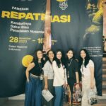 Nia Dinata Instagram - My awe moments @galerinasional learning about the belated return of Indonesia’s magnificent statues & artefacts from The Netherlands. Kapan lagi bisa menikmati dari dekat mahakarya peradaban leluhur ini. Merinding-merinding mempelajarinya, apalagi ada ruangan yang penuh kejutan dan tidak boleh menyalakan camera hp pun dan tentu saja kita menghormatinya🙏🏼pengalaman yang imersif ini bisa kalian nikmati tapi harus mendaftar dulu di link yang ada di IG Galeri Nasional Indonesia. Hanya sampai 10 Desember! #pameranrepatriasi2023 #budayasaya #welcomingdecember #museumday #niamaste