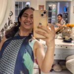 Nia Dinata Instagram - First few days of 2024: wonderful grounding days. Mostly we walk barefoot, bare hands into the grass or dirt. 1,2,3 - aku beberes indoor, papap @kiki_cp outdoor. 4,5 - boncengan motor keliling dusun ngecengin sawah. 5,7,8 - belanja buku di @bukuakik & suka sekali tempatnya, banyak pengunjungnya, ada yang baca di perpustakaan, ada yang beli buku, pokoknya bahagia lihat orang baca di toko bulu independen ini. 9,10 - impromptu din din awal tahun dikunjungi @dinarich @rharjani ke rumah Jogja 💃🏻🕺🏻#grounding #littlethingsmatter #hello2024 #niamaste Bangunjiwo