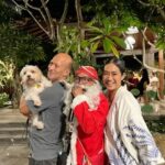 Nia Dinata Instagram - Christmast at the Temple..with Javanese Santa❤️💚 and Quarantini is a bit affraid of mbah Santa🙏🏼🌲sending love from Jogja to all over😇🙏🏼 #christmas2023 #loveandlight #mbahsanta #niamaste Candi Tirto Raharjo