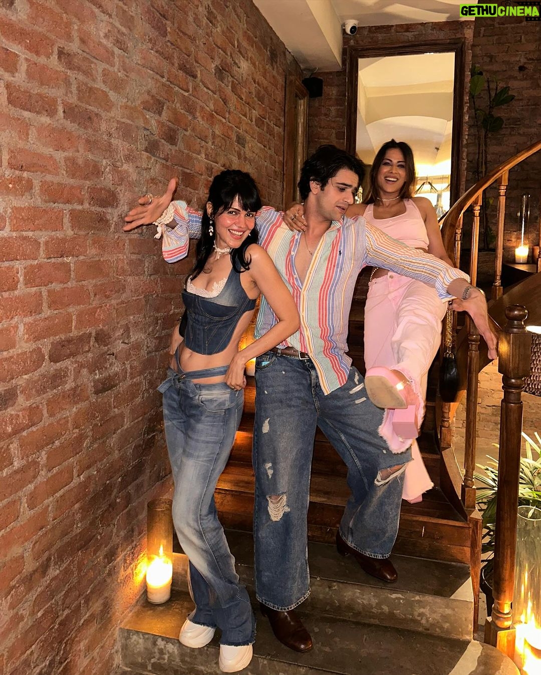 Nia Sharma Instagram - Just living the ‘Britney Spears in the 90’s vibe’ … With the bell bottom squad @amir_shoeb @krishnmaitomar (Perfect Strangers😅)